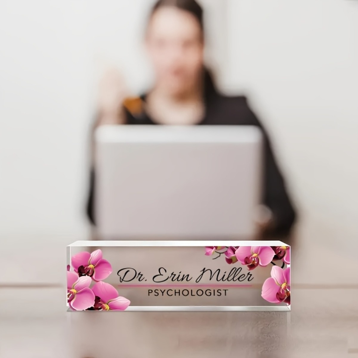 [2D Flat] Pink Floral Custom A - огляд і ціна Desk Name Plate
